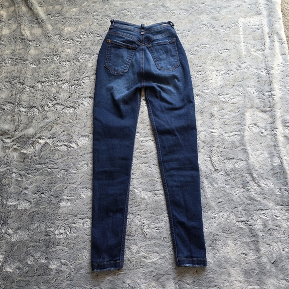 Ultra High Rise Booty Shaping Sol Beauty and Care Jeans - Picture 4 of 12